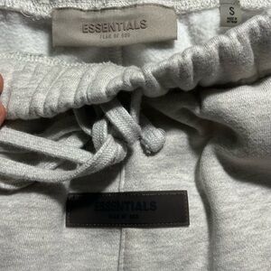 Essentials Fear of God Sweatpants Light Oatmeal Uncuffed – Small – NWT